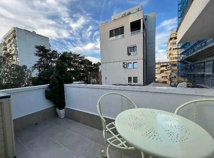 Jonexh Apartments Tirana 0*,  Albania