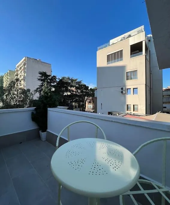 Jonexh Apartments تيرانا ألبانيا