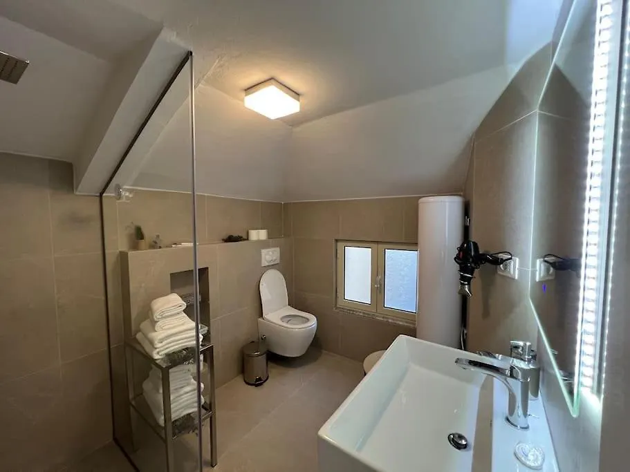 Jonexh Apartments تيرانا
