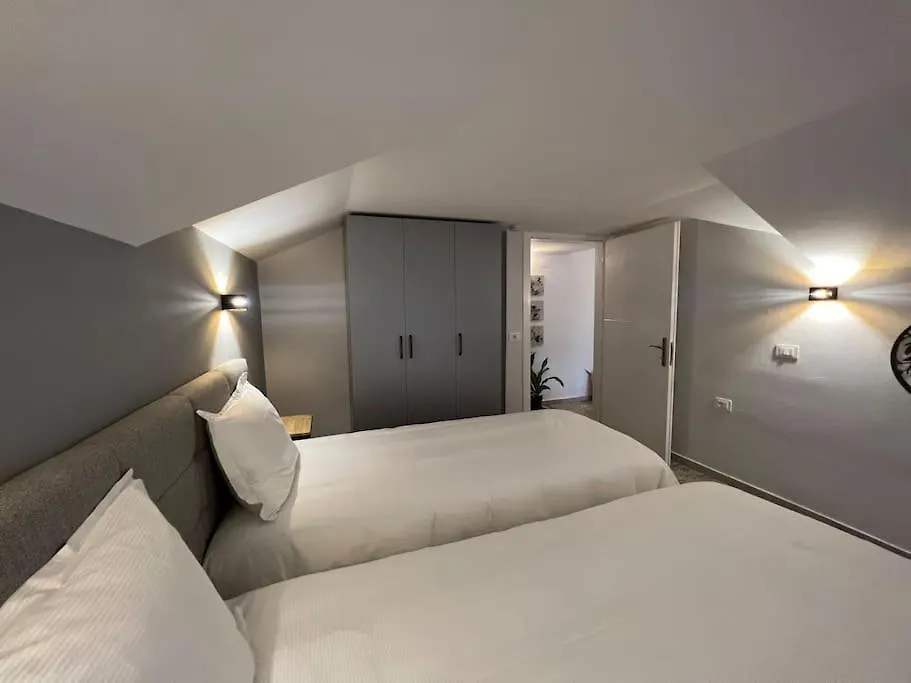 Jonexh Apartments تيرانا