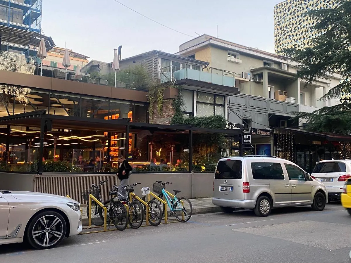 Jonexh Apartments تيرانا