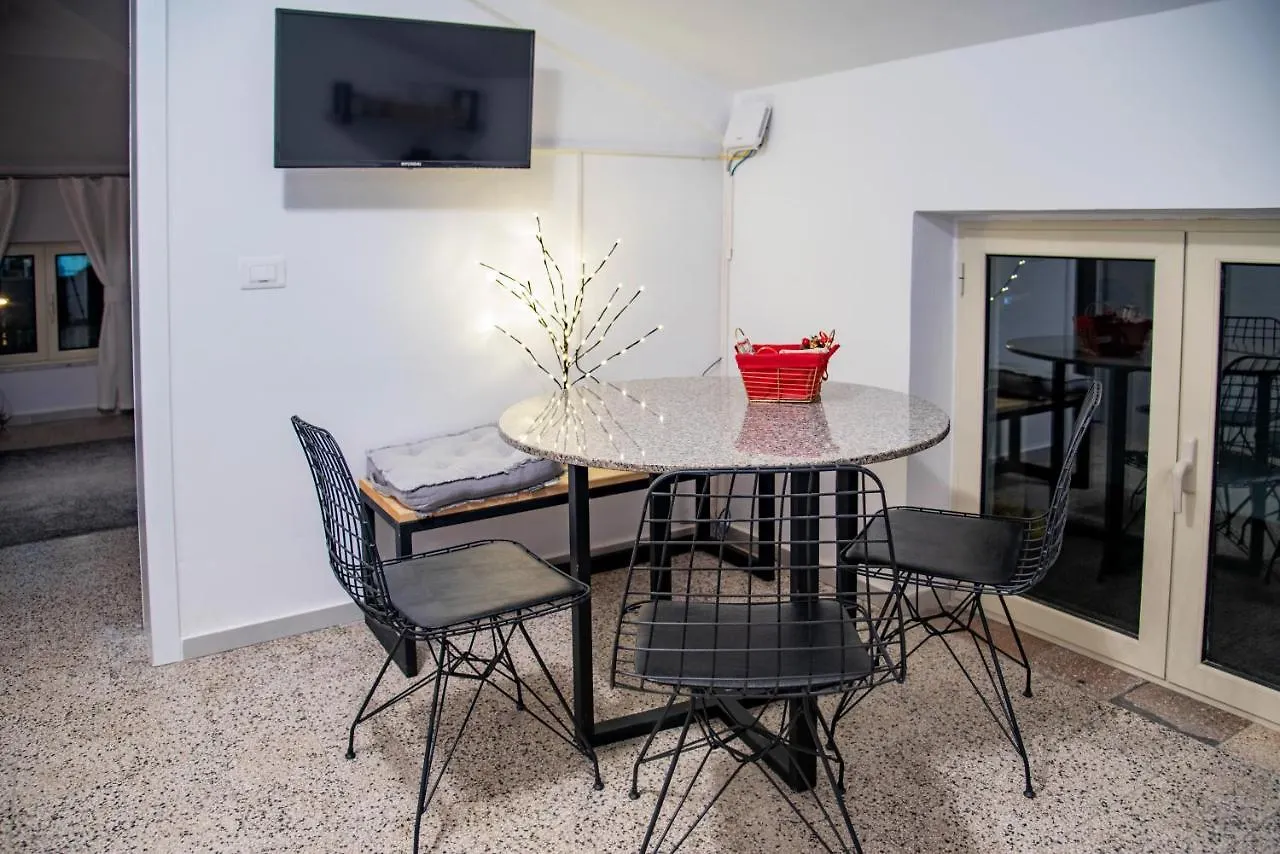 Jonexh Apartments تيرانا ألبانيا